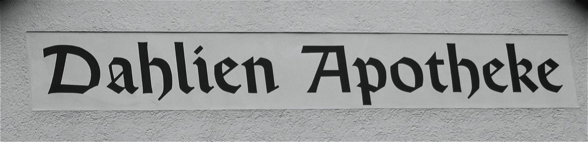 Dahlien-Apotheke – Meilenstein 1975